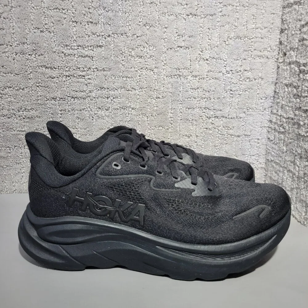 Hoka One One Clifton 10 Mens Size US 8D Triple Black Lace-Up Everyday Run Shoes